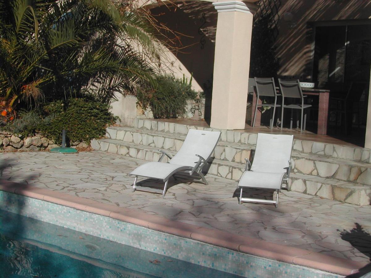 Le Patio Apartment Туртур Екстериор снимка